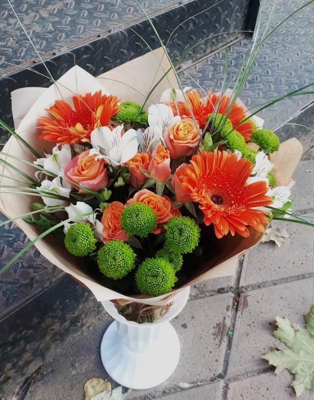 Букет цветов из: Герберы, Хризантемы, Альстромерии и Розы в Константиновской Краснодарского края