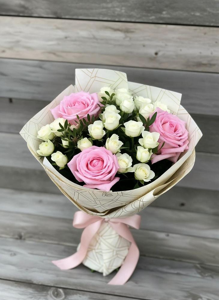 Букет цветов из: Розы в Константиновской Краснодарского края