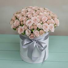 Цветочная композиция из Розы в шляпной коробке в Константиновской Краснодарского края