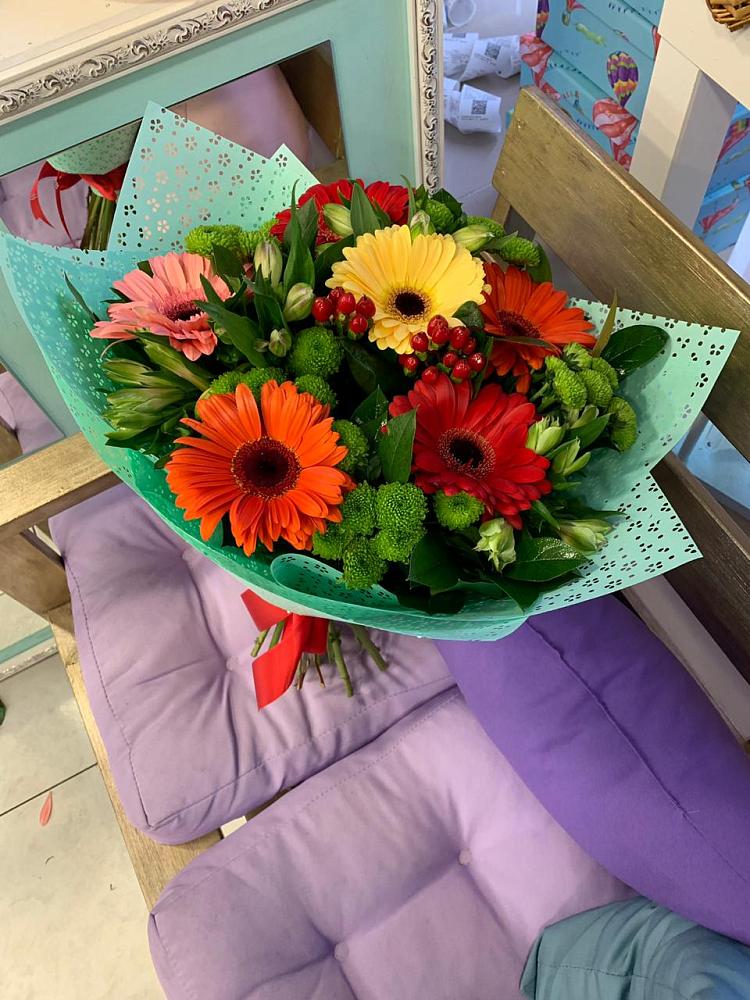 Букет цветов из: Герберы, Хризантемы и Альстромерии в Константиновской Краснодарского края