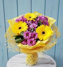 Букет цветов из:  Хризантемы и Герберы в Константиновской Краснодарского края