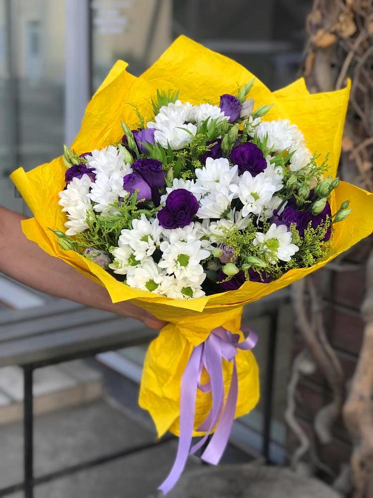 Букет цветов из: Ирисы, Хризантемы и Ромашки в Константиновской Краснодарского края