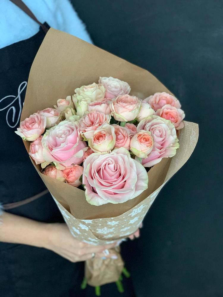 Букет цветов из: Хризантемы и Розы в Константиновской Краснодарского края