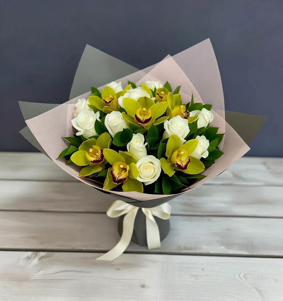 Букет цветов из: Орхидеи и Розы в Константиновской Краснодарского края